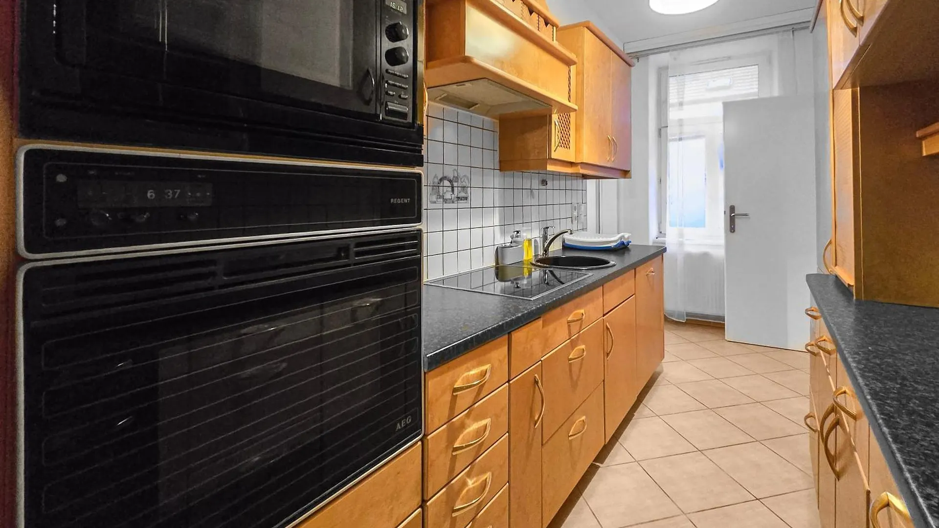 Apartment Three-Bedroom, Three King-Size Bed Retreat Vienna
