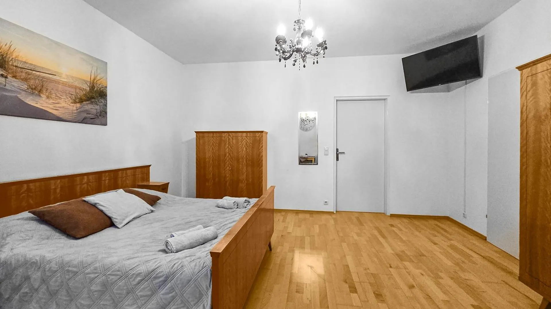 Three-Bedroom, Three King-Size Bed Retreat Vienna 0*,