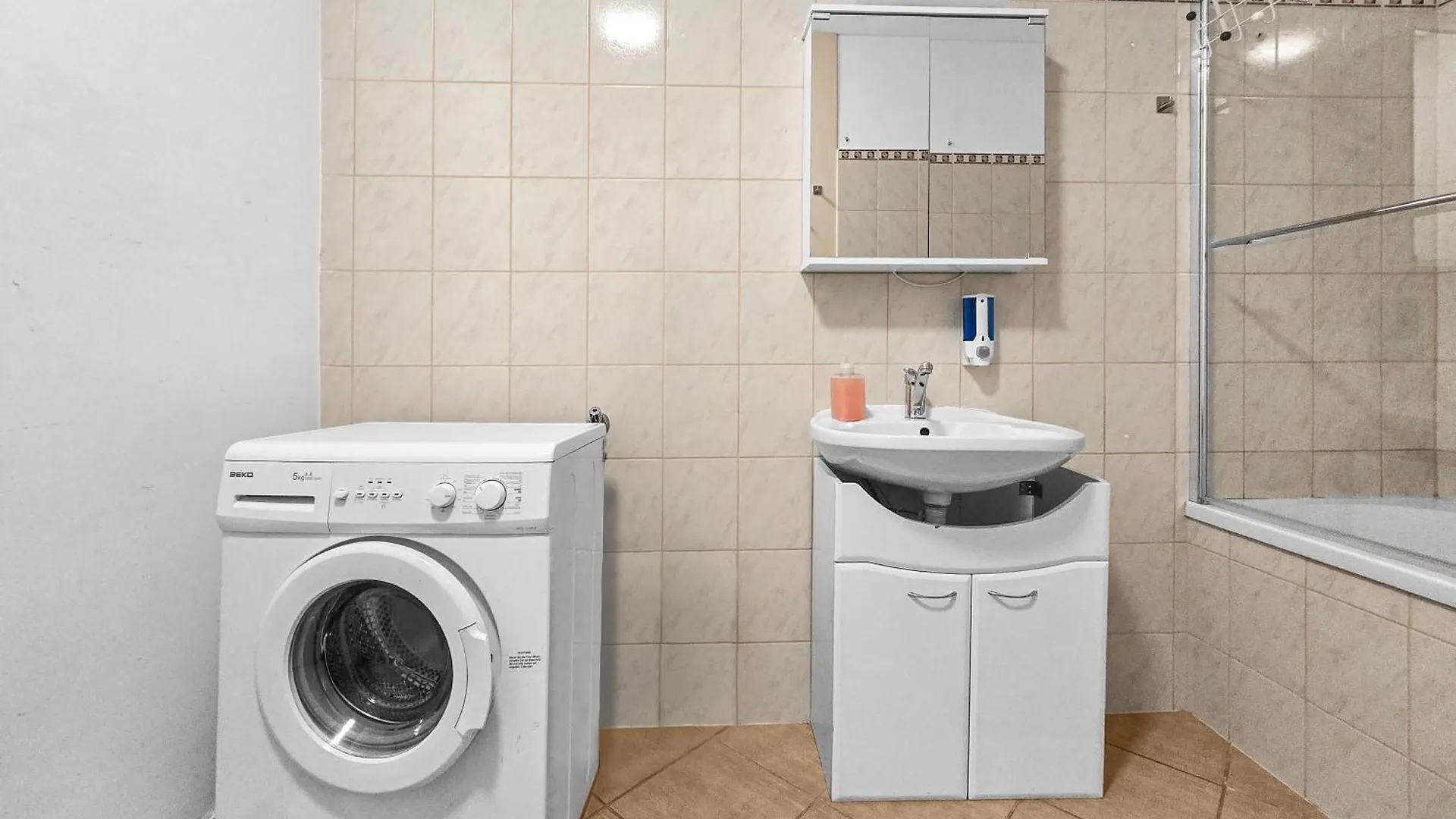 Three-Bedroom, Three King-Size Bed Retreat Vienna 0*,  Austria